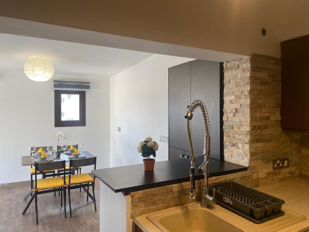 Philip Spacious Apartment Limassol Exterior photo