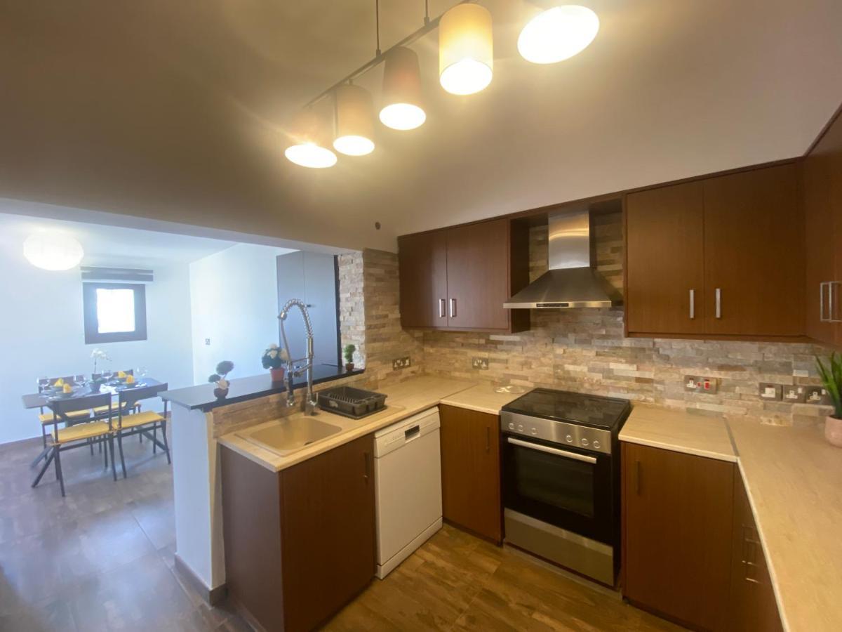 Philip Spacious Apartment Limassol Exterior photo